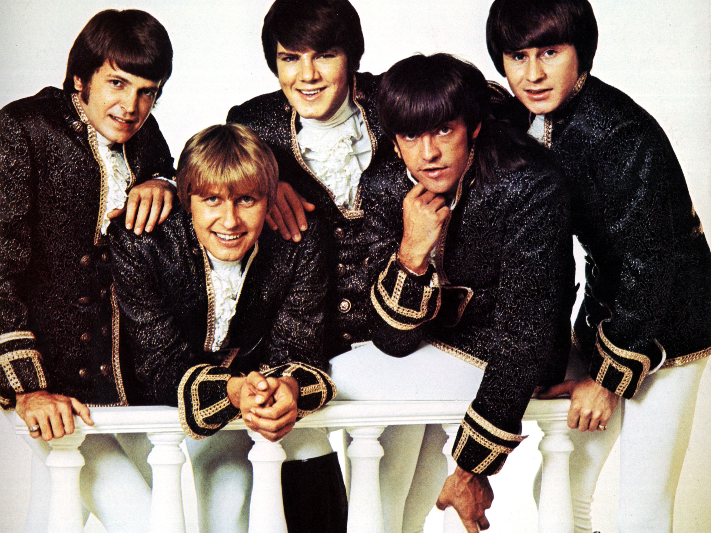 paul-revere-and-the-raiders-56a969133df78cf772a6bd68